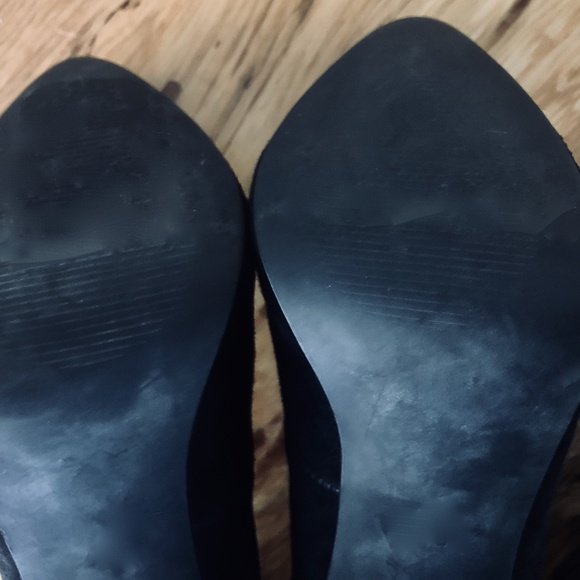 CARLOS SANTANA 7 1/2 A black suede pumps (High Heels) Perfect heels - Picture 8 of 9